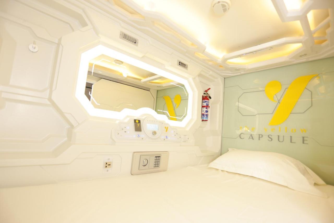 The Yellow Capsule Cancun Close To Airport Hotel Exterior photo